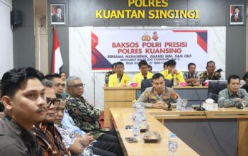 Polres Kuansing Ikuti Vidcon Baksos Polri Presisi Bersama Mahasiswa, Aliansi BEM, dan OKP Menyambut Bulan Suci Ramadhan 1446 H