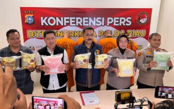 Polda Riau Gagalkan Pengiriman 9 Kg Sabu dan 30 Ribu Pil Ekstasi ke Palembang