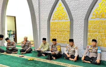 Polres Bengkalis Gelar Tarawih Keliling Untuk Perkuat Silaturahmi Dengan Masyarakat