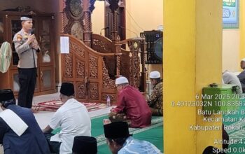 Polsek Kabun Gelar Tarawih Keliling, Perkuat Sinergi Dengan Masyarakat