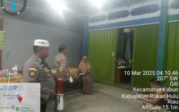 TRLK-25 Kapolsek Kabun AKP Lupino Pimpin Gelar Patroli Sahur Dengan Kentongan, Tokoh Agama Apresiasi Kegiatan Polisi