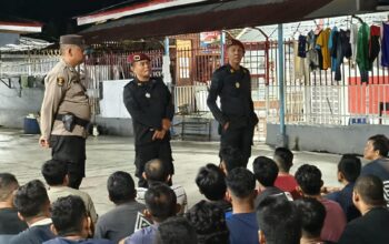 Tingkatkan Kewaspadaan Selama Bulan Ramadhan, Lapas Selatpanjang Gelar Razia Blok Hunian Bersama APH Setelah Sholat Tarawih