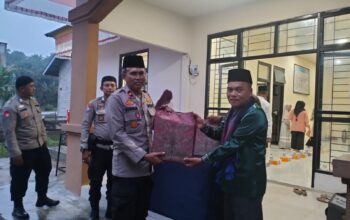 Safari Ramadhan Polsek Kuantan Tengah di Desa Titian Modang, Perkuat Silaturahmi dan Kamtibmas