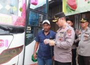 Kapolres Pelalawan turun ke Jalan Sosialisasikan Tagline “Mudik Aman Keluarga Nyaman” dan Hotline 110