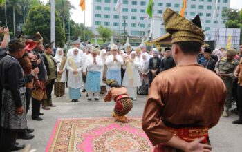 Gubernur dan Para Kepala Daerah Se-Riau Disambut Meriah di LAMR Pekanbaru