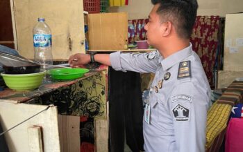 Berantas Peredaran Narkoba dan Modus Penipuan, Lapas Pekanbaru Terus Intensifkan Razia Kamar Hunian Warga Binaan