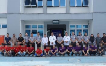 Kakanwil Ditjenpas Riau Berikan Remisi Khusus Waisak bagi Narapidana Beragama Buddha di Lapas Narkotika Rumbai