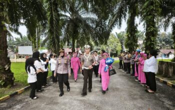 Polsek Pinggir Gelar Upacara Purna Bakti untuk AKP Zulkifli