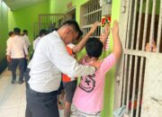 Razia Blok Hunian di Lapas Kelas IIA Pekanbaru, Pastikan Tidak Ada Barang Terlarang