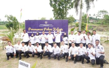 Rutan Pekanbaru Tanam 1.027 Bibit Kelapa, Dukung Gerakan Serentak se-Indonesia