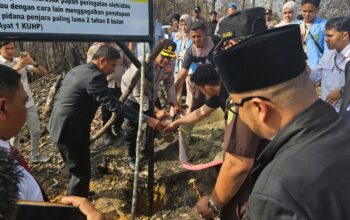Aksi Nyata di Momen Kesaktian Pancasila! Kapolres Kampar Pimpin Pemasangan 32 Plang Larangan Karhutla Serentak di Seluruh Wilayah Hukum Polres Kampar