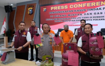 Polda Riau Bekuk Dua Pelaku Pengoplos Gas LPG Bersubsidi