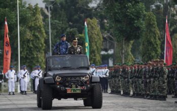 Kodam XIX/Tuanku Tambusai Gelar Upacara Peringatan HUT ke-80 TNI di Halaman Kantor Gubernur Riau