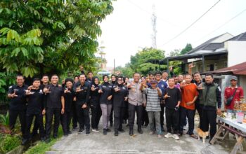 Tanam Pohon, Polda Riau ‘Sulap’ Pemukiman Transmigran Jadi Kebun Buah