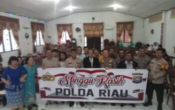 Polresta Pekanbaru Hadir di Tengah Jemaat, Gelar Minggu Kasih Bersama Polda Riau