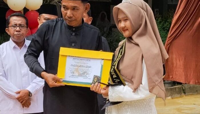 MTSN 4 Kampar Gelar 112 Orang Santri /Santriwati wisuda tahfidz