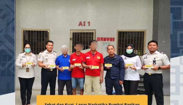 Sehat dan Kuat, Lapas Narkotika Rumbai Bagikan Multivitamin Kepada WBP 