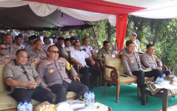 Dampingi Wakapolda Riau, Dansat Brimob Tinjau Progres pembangunan Jembatan Beton Presisi di Pelalawan