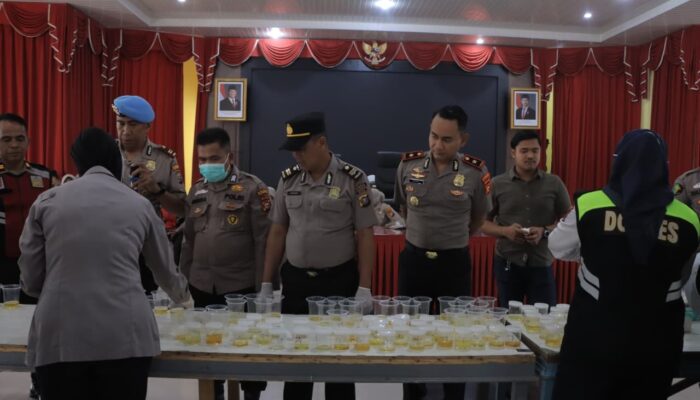 Polres Kampar Gelar Tes Urine Dadakan, Kapolres: Tindak Tegas Anggota Terlibat Narkoba