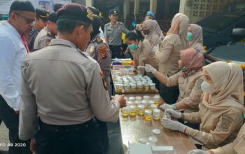 Dukung Program Nasional Pemberantasan Narkoba, Polresta Pekanbaru Laksanakan Tes Urine terhadap 101 Personel