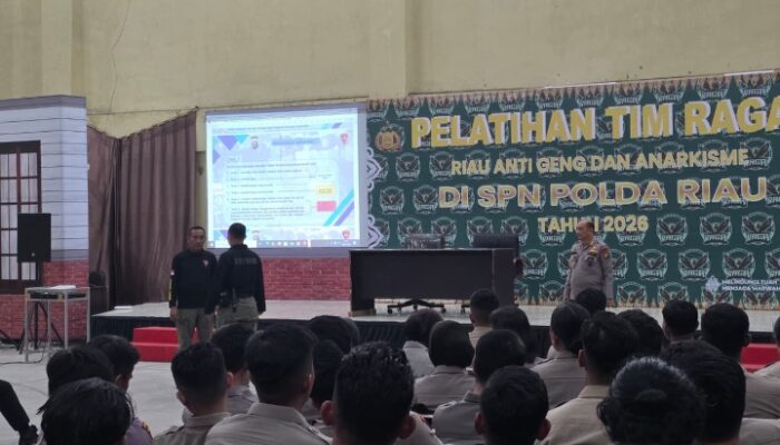Cegah Geng dan Anarkisme, Kabag Ops Brimob Riau Bekali 244 Personil Tim RAGA dengan Perkap No. 1 Tahun 2009