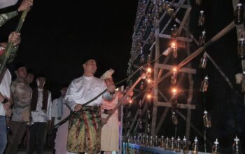 Wawako Apresiasi Festival Lampu Colok di Kecamatan Bukit Raya