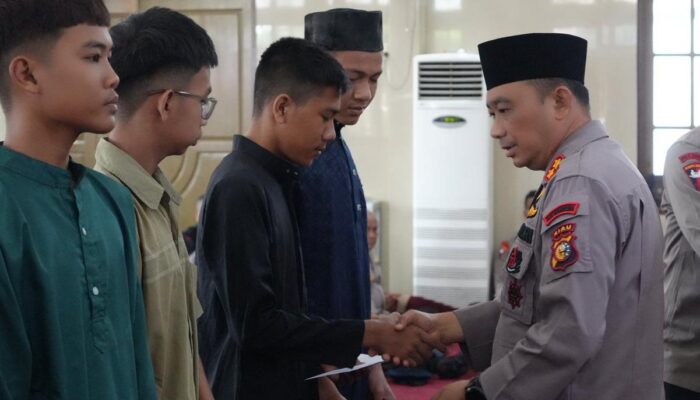 Satbrimob Polda Riau Gelar Santunan Anak Yatim, Wujud Kepedulian dan Kebersamaan