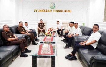 Curhat Bupati Asmar ke Kajati Riau: Membangun Negeri Sagu Butuh Energi Ekstra