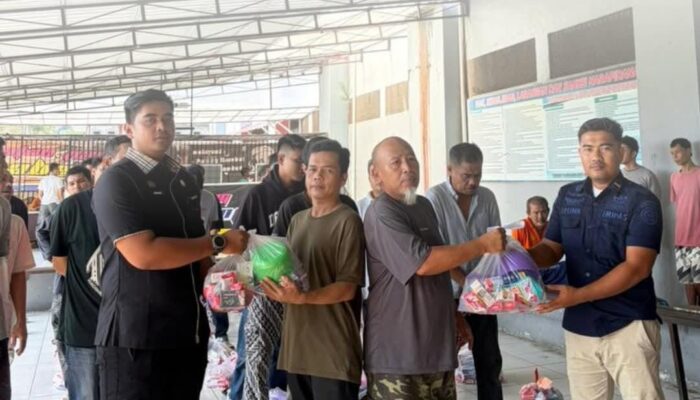 Pastikan Kebutuhan Dasar Terpenuhi Rutan Padang Bagikan Perlengkapan Mandi Untuk Warga Binaan