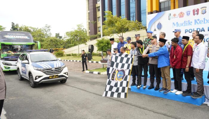 Polda Riau Lepas Keberangkatan Mudik Kebangsaan Rute Pekanbaru–Sumbar dan Pekanbaru–Sumut