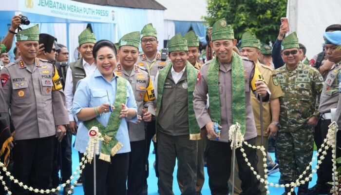 Dankorbrimob dampingi Kapolri Peresmian 27 Jembatan Merah Putih Presisi Tahap I dan Ground Breaking 83 Jembatan Tahap II di Kampar