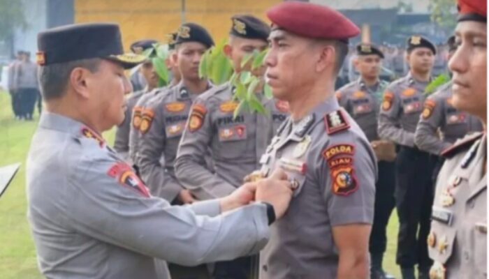 Prestasi Gemilang di Polda Riau! AKBP Rooy Noor Terima Pin Emas Kapolri Atas Keberhasilan Ungkap Kasus Perburuan Gajah Liar!