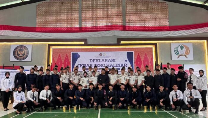 Perkuat Integritas, Lapas Kelas IIA Bukittinggi Gelar Apel Deklarasi Zero HALINAR (Handphone, Pungutan Liar, dan Narkoba) dalam Rangka HBP Ke-62