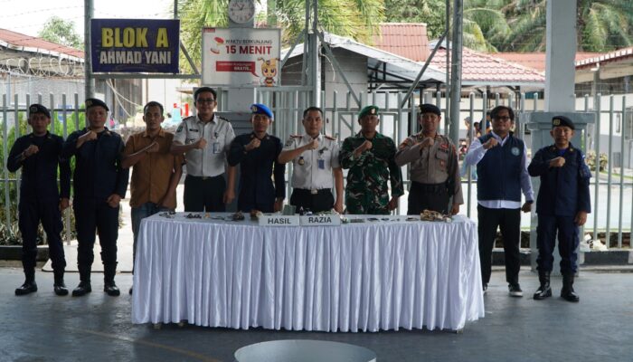 Gandeng APH, Rutan Dumai Gelar Razia Blok Hunian dan Tes Urin Pegawai dan Warga Binaan