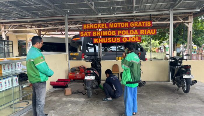 Solusi Nyata di Jalanan : Bengkel Gratis Brimob Riau Ringankan Beban Ojol