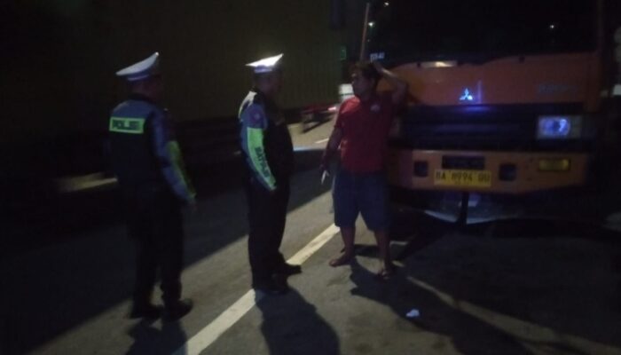 Patroli Malam Sat PJR Tol Permai: Tertibkan Kendaraan di Bahu Jalan, Jaga Keselamatan Pengguna Tol