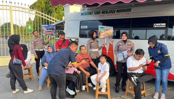 Ditlantas Polda Riau Semarakkan CFD Pekanbaru, Edukasi Kamseltibcarlantas Hingga Ajak Masyarakat Ramaikan Riau Bhayangkara Run 2026