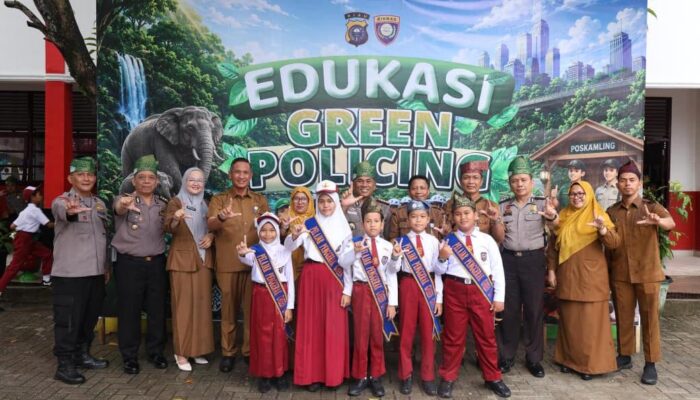 Polda Riau Tanamkan Green Policing ke Pelajar SDN 42 Pekanbaru, Edukasi Lingkungan Sejak Dini