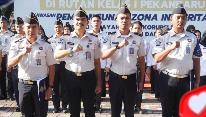 Tingkatkan Motivasi dan Disiplin, Rutan Pekanbaru Berikan Penghargaan Pegawai Bertuah