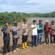 Polsek Tambusai Dukung Program Ketahanan Pangan Prabowo, “Tanam Jagung di Desa Talikumain”