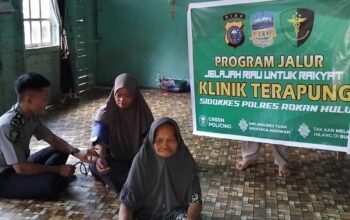 Berikan Layanan Kesehatan Gratis, Polres Rohul Gelar Program JALUR Klinik Terapung Bagi Masyarakat Pinggiran Sungai Batang Lubuh