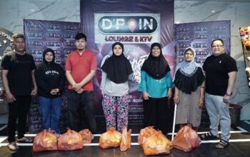 Rayakan Anniversary 4 Years, D’ POIN Bagikan Sembako untuk Warga Sekitar