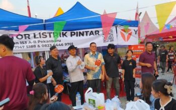 Wawako Tinjau Salah Satu Stand Kendaraan Listrik Ramah Lingkungan