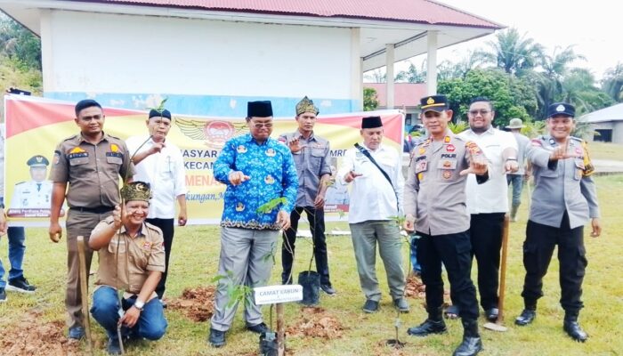 Dukung Green Policing, Laskar PAC RMRB Polsek Kabun Gelar Aksi Tanam 1000 Pohon di SMPN 5