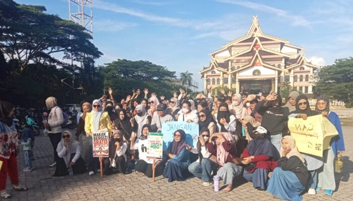 Ribuan Suara Emak Emak Minta Pertahankan Program MBG Berlanjut, Demi Kelangsungan Hidup Keluarga 