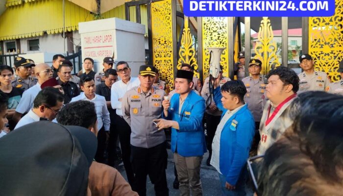 Aksi Mahasiswa di DPRD Riau Sempat Ricuh, Polisi Jelaskan Kronologi dan Selidiki Dugaan Pemukulan Peserta Aksi