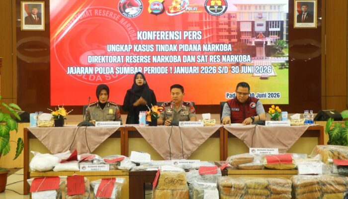 Wakapolda Sumbar Pimpin Rilis Capaian Semester I 2026: 705 Kasus Diungkap, 41 Kg Sabu dan 586 Kg Ganja Disita