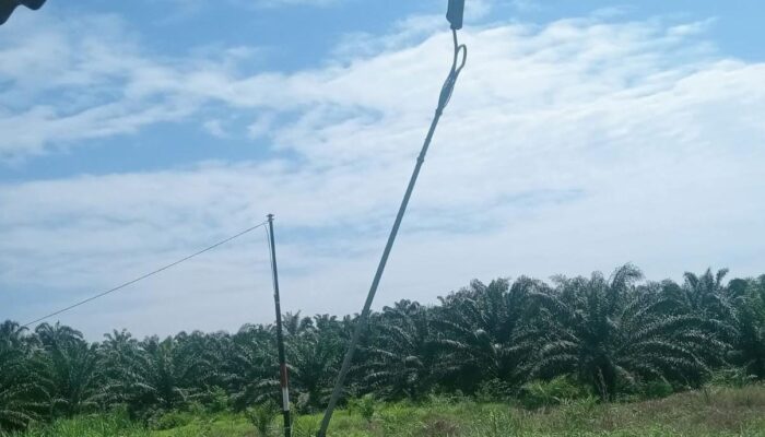 PAC RMRB Keluhkan Tiang PJU Pemda Rohul Miring dan Terancam Roboh di Ruas Jalan Provinsi Desa Koto Tandun