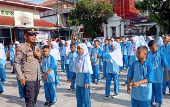 Tanamkan Kesadaran Sejak Dini, Binmas Polresta Bukittinggi Sosialisasikan Bahaya NAPZA di SMPN 1 Bukittinggi