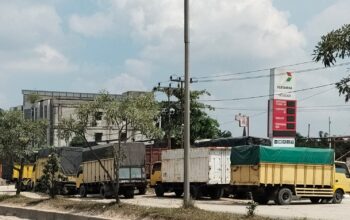 Lapor Pertamina..!!! SPBU 14.282.625 Jalan Siak II Diduga Layani Mobil Pelangsir Solar Subsidi Milik Mafia Minyak